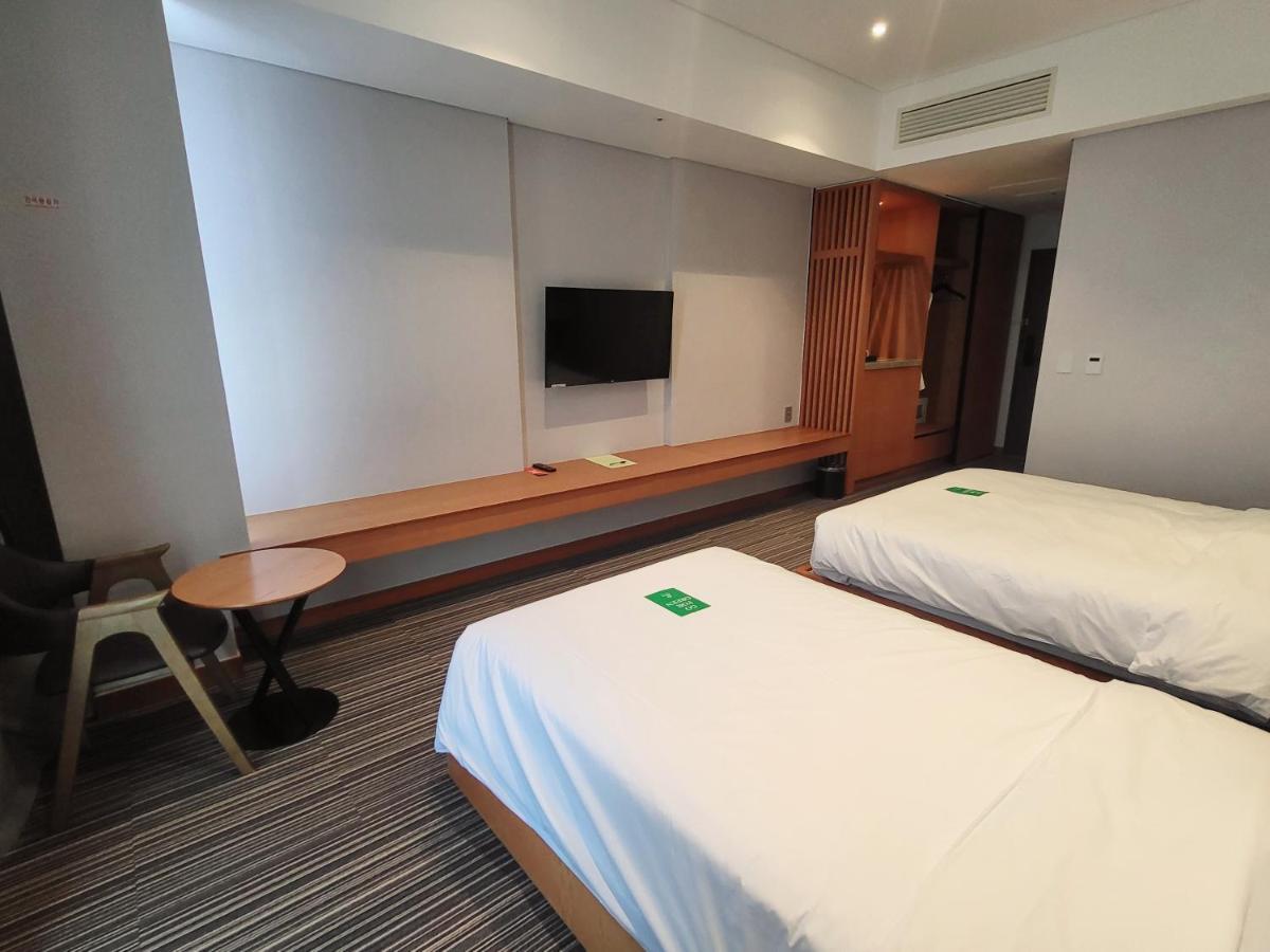 Hotel Tour Incheon Airport Hotel & Suites Dış mekan fotoğraf